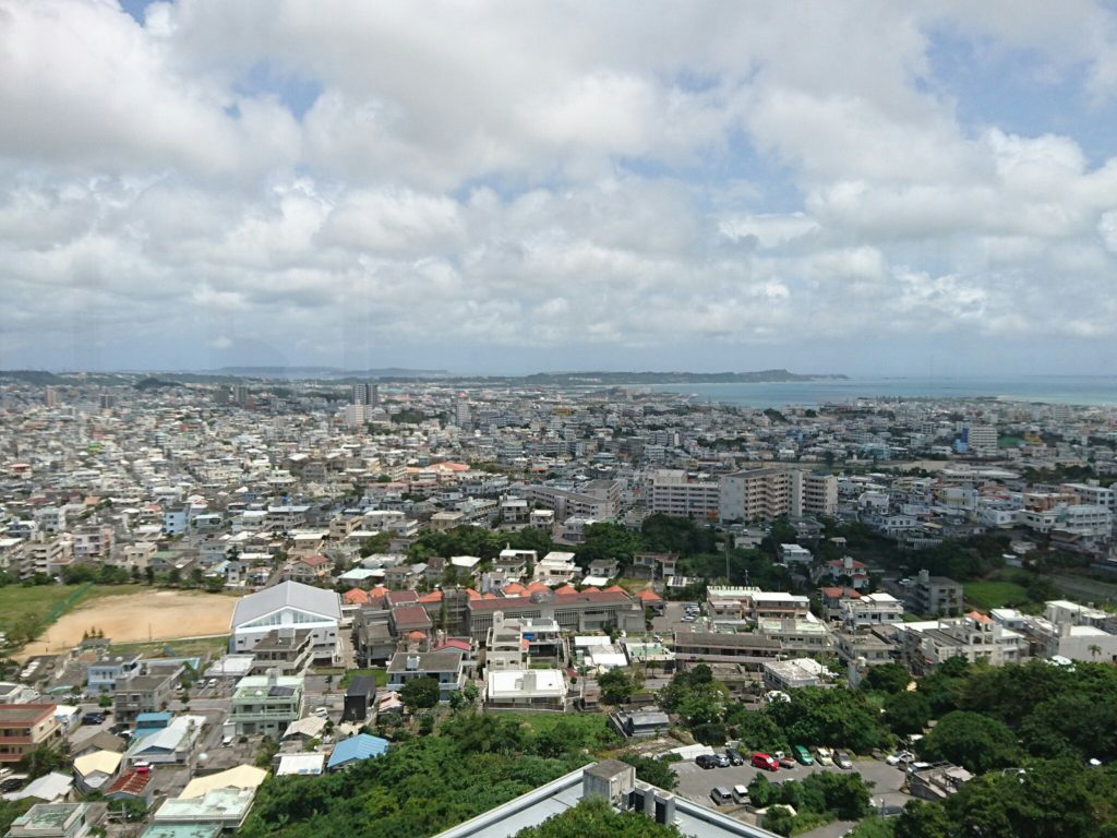 沖縄市役所展望台