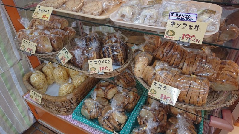コザベーカリー沖縄市中央のお菓子