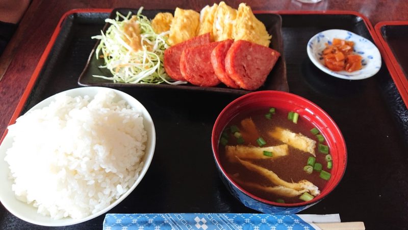 巨鍋食堂沖縄市南桃原のポークたまご